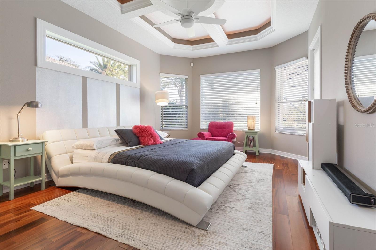 4 EASTLAKE DR