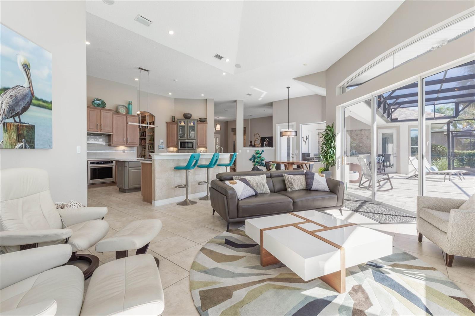 4 EASTLAKE DR