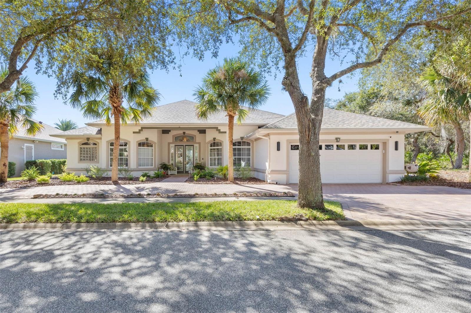 4 EASTLAKE DR