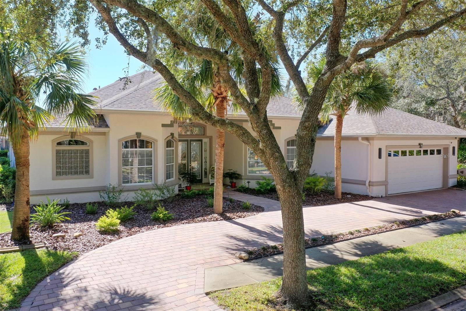 4 EASTLAKE DR
