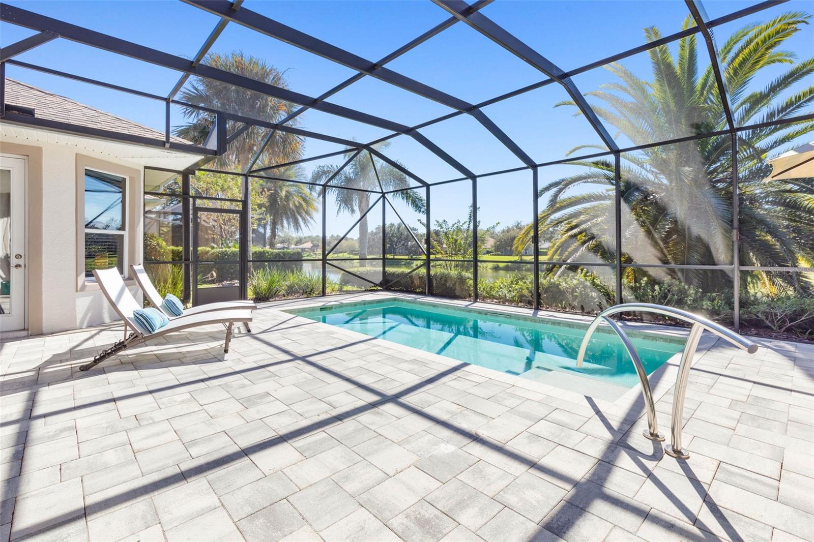 4 EASTLAKE DR