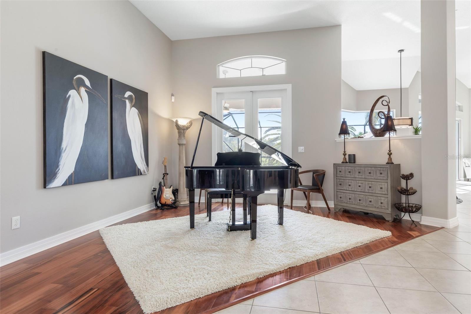 4 EASTLAKE DR