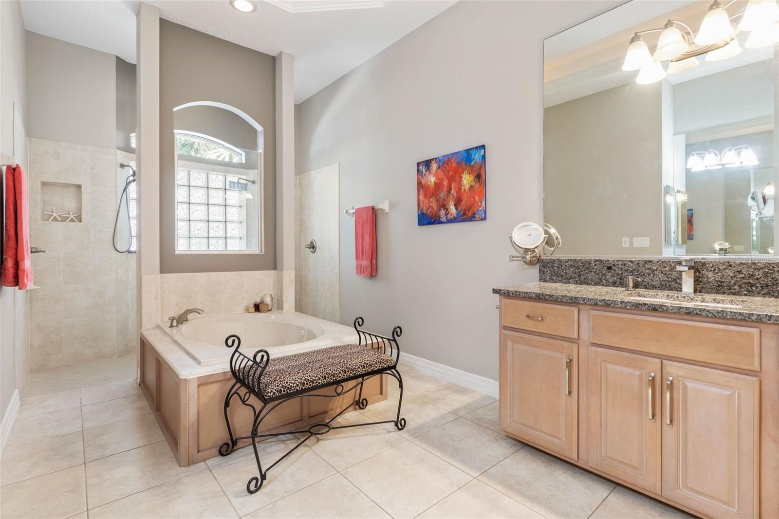 4 EASTLAKE DR