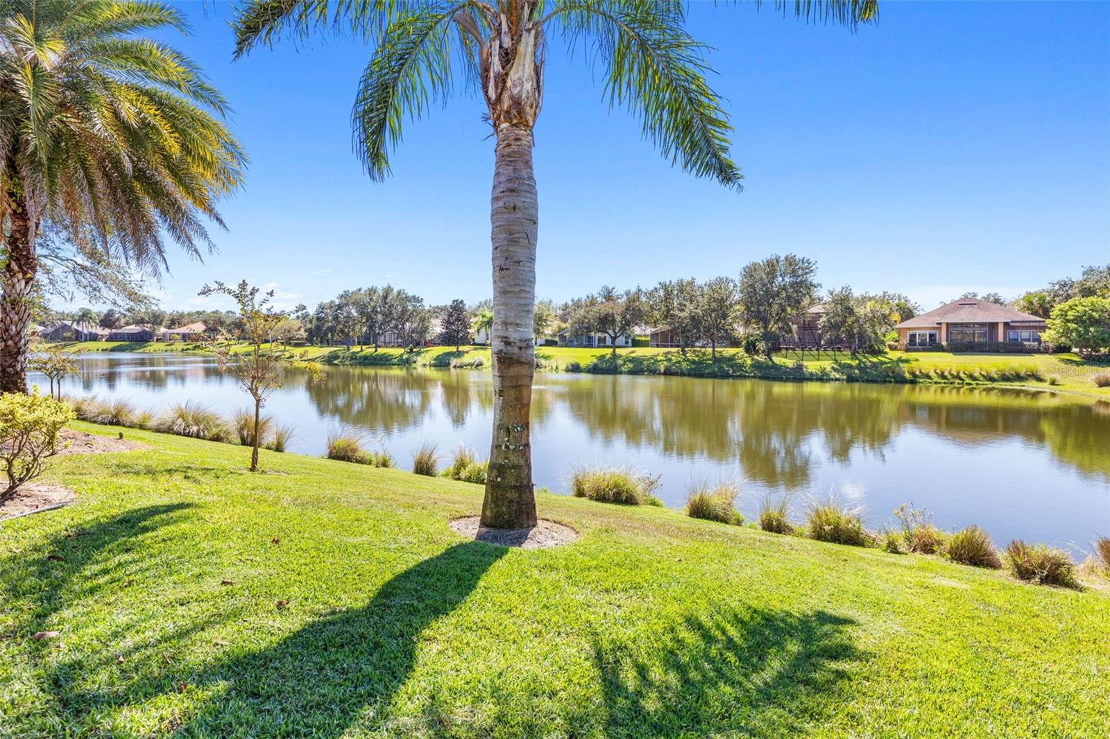 4 EASTLAKE DR
