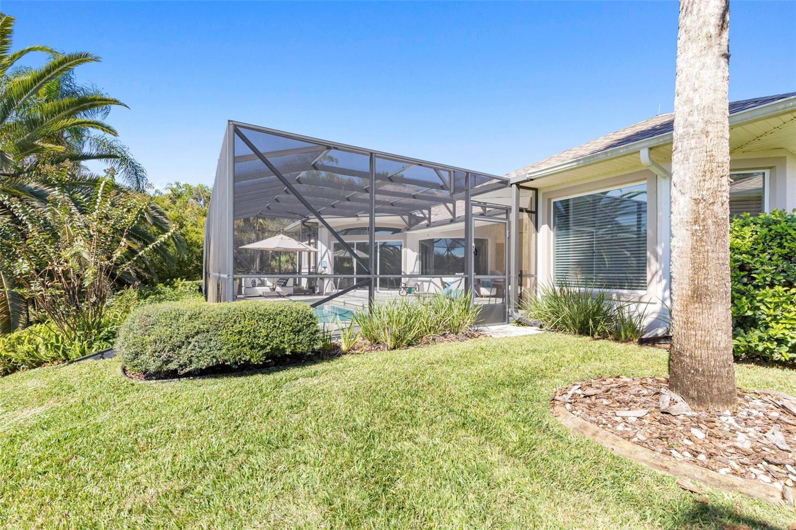 4 EASTLAKE DR
