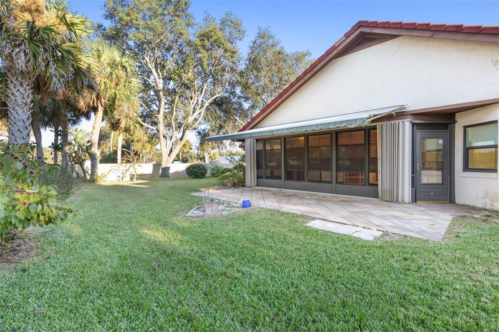 28 CARLSON LN