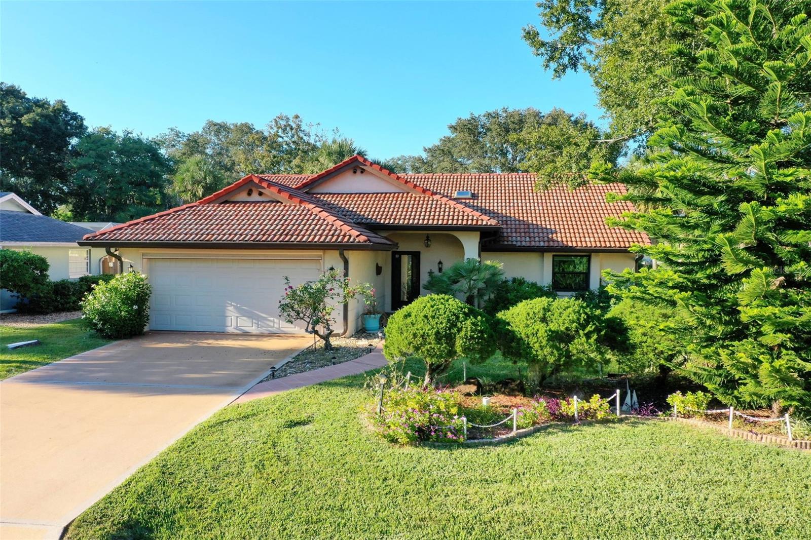 28 CARLSON LN