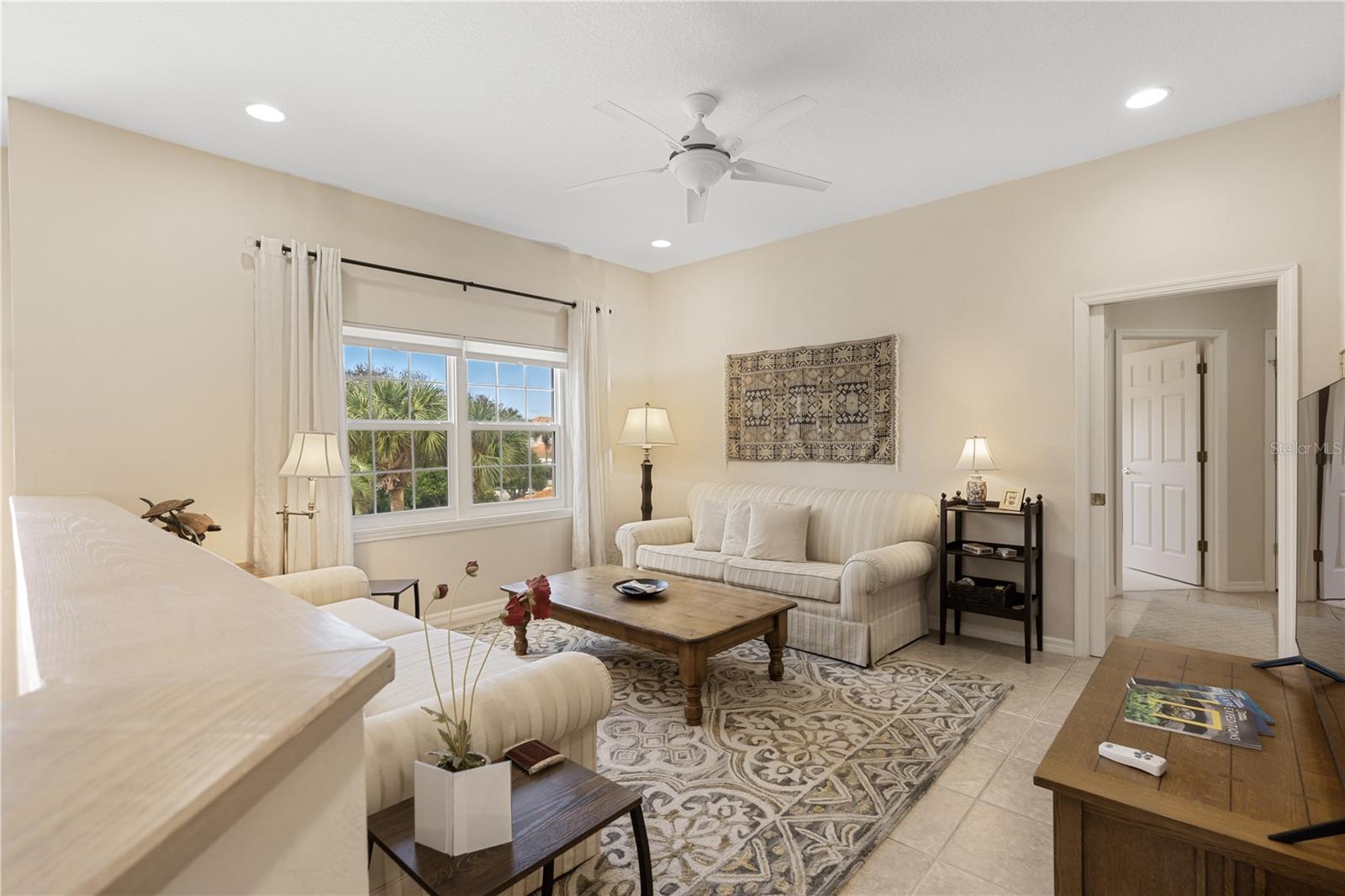 11 VISCAYA LN