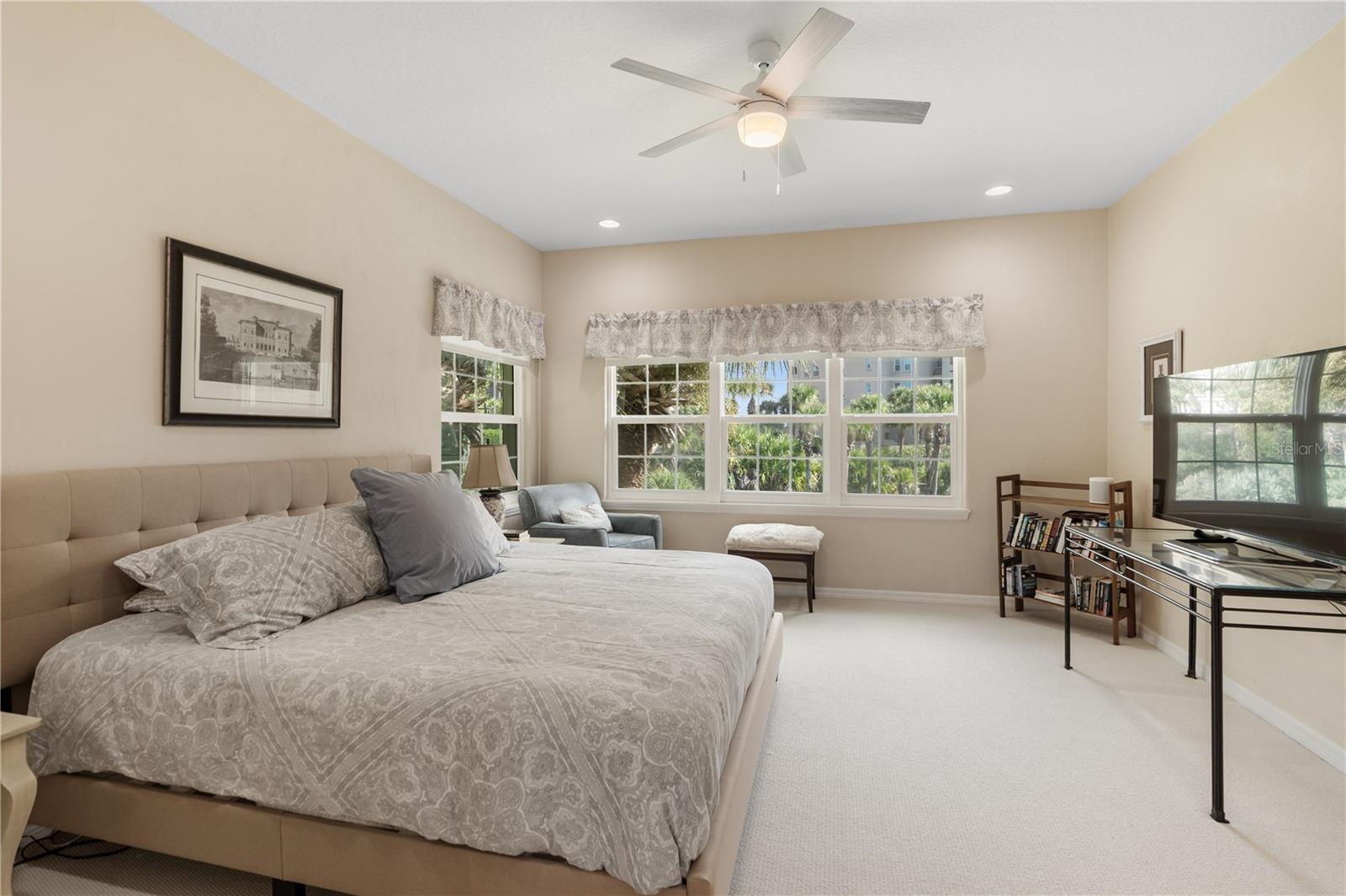 11 VISCAYA LN