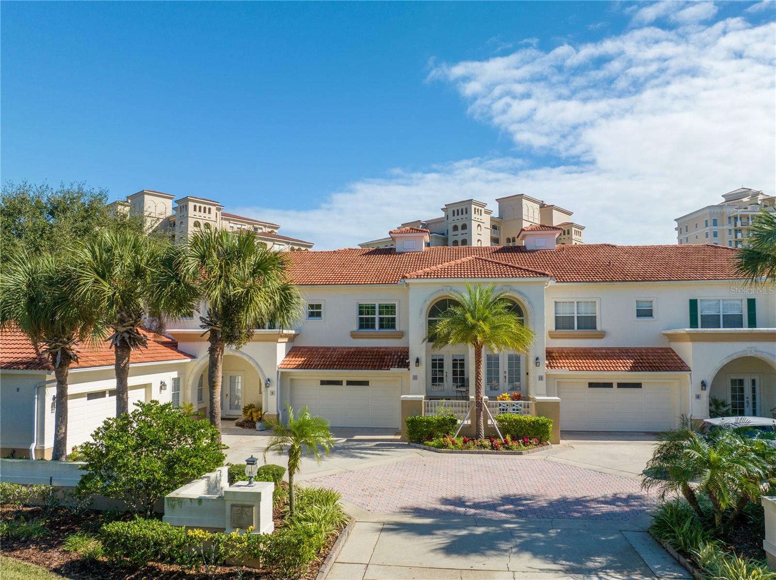 11 VISCAYA LN