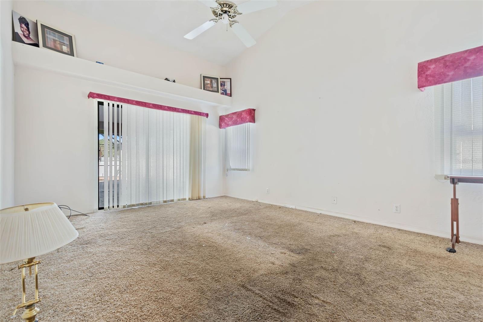 14 FOLSON LN