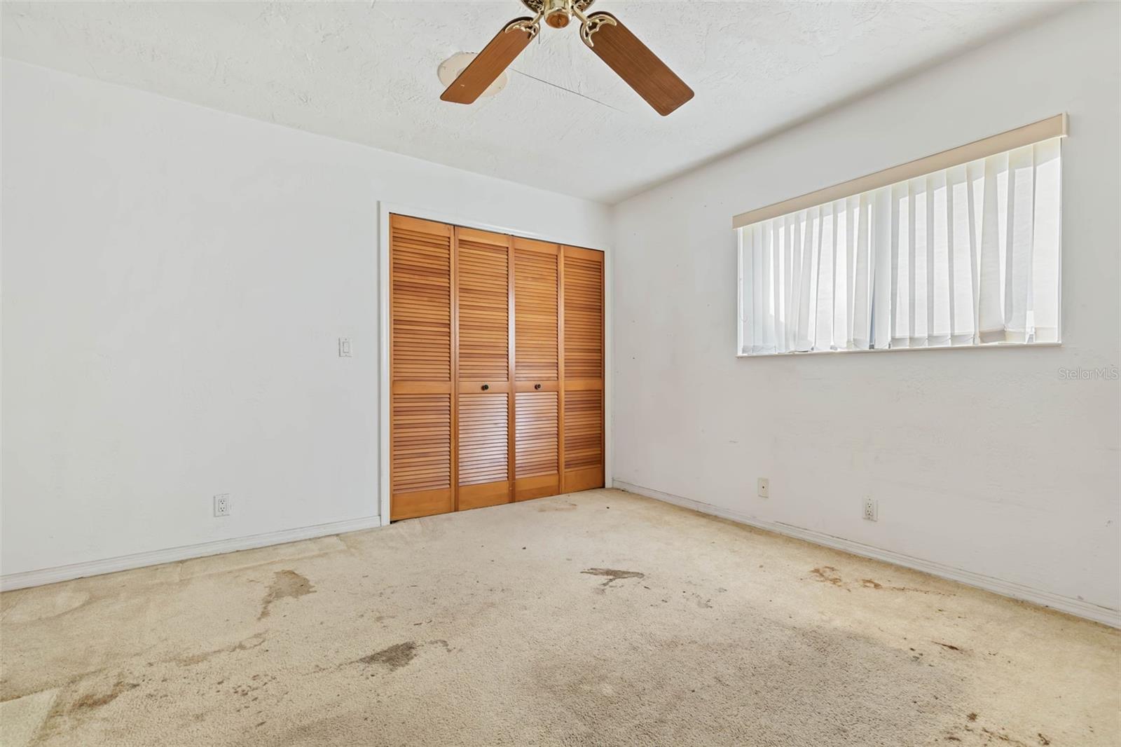 14 FOLSON LN
