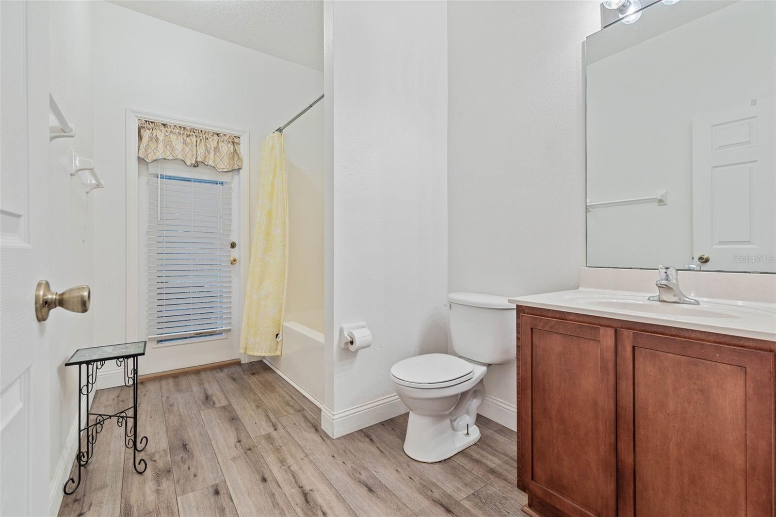 60 RYECLIFFE DR