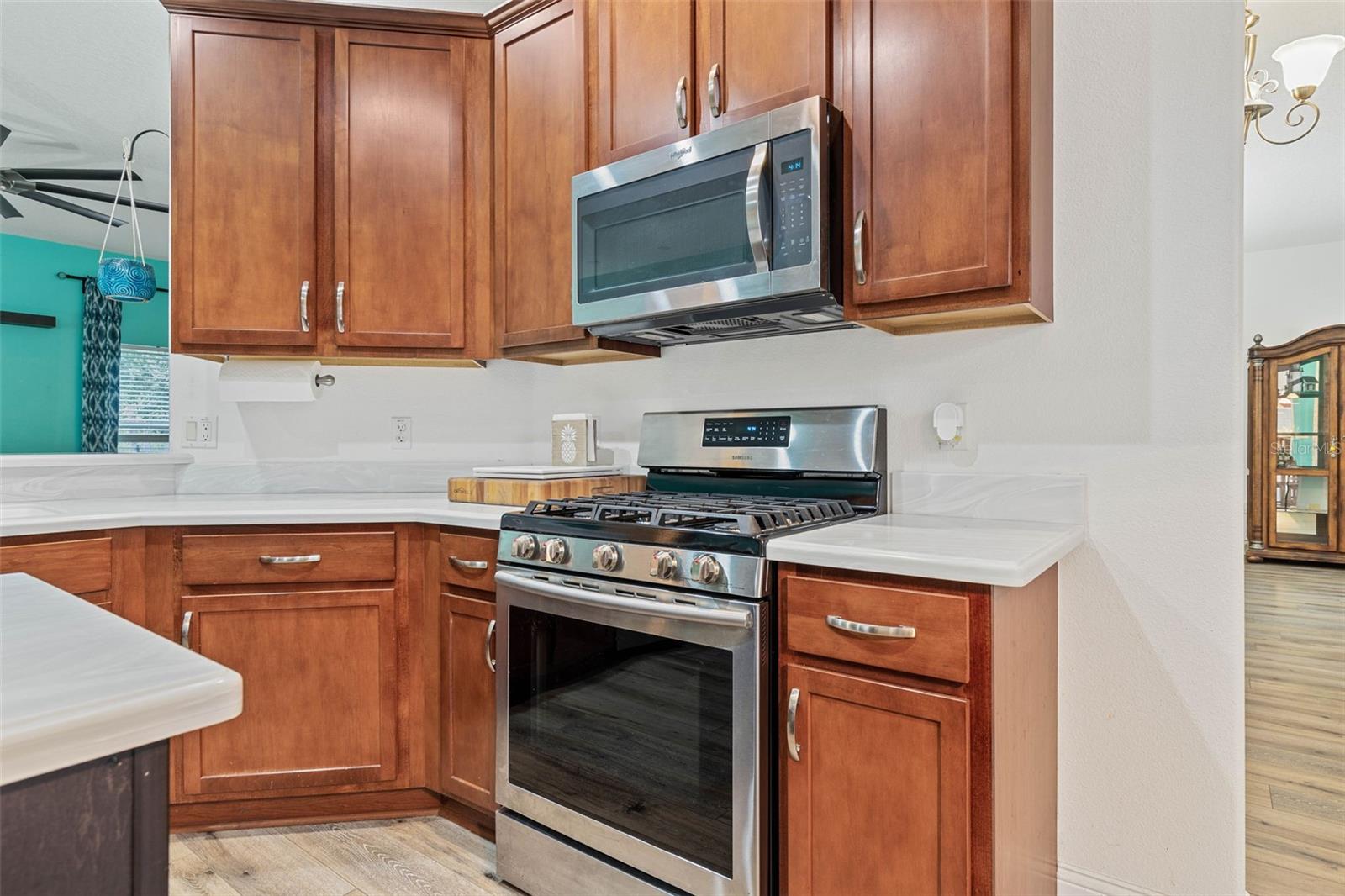 60 RYECLIFFE DR