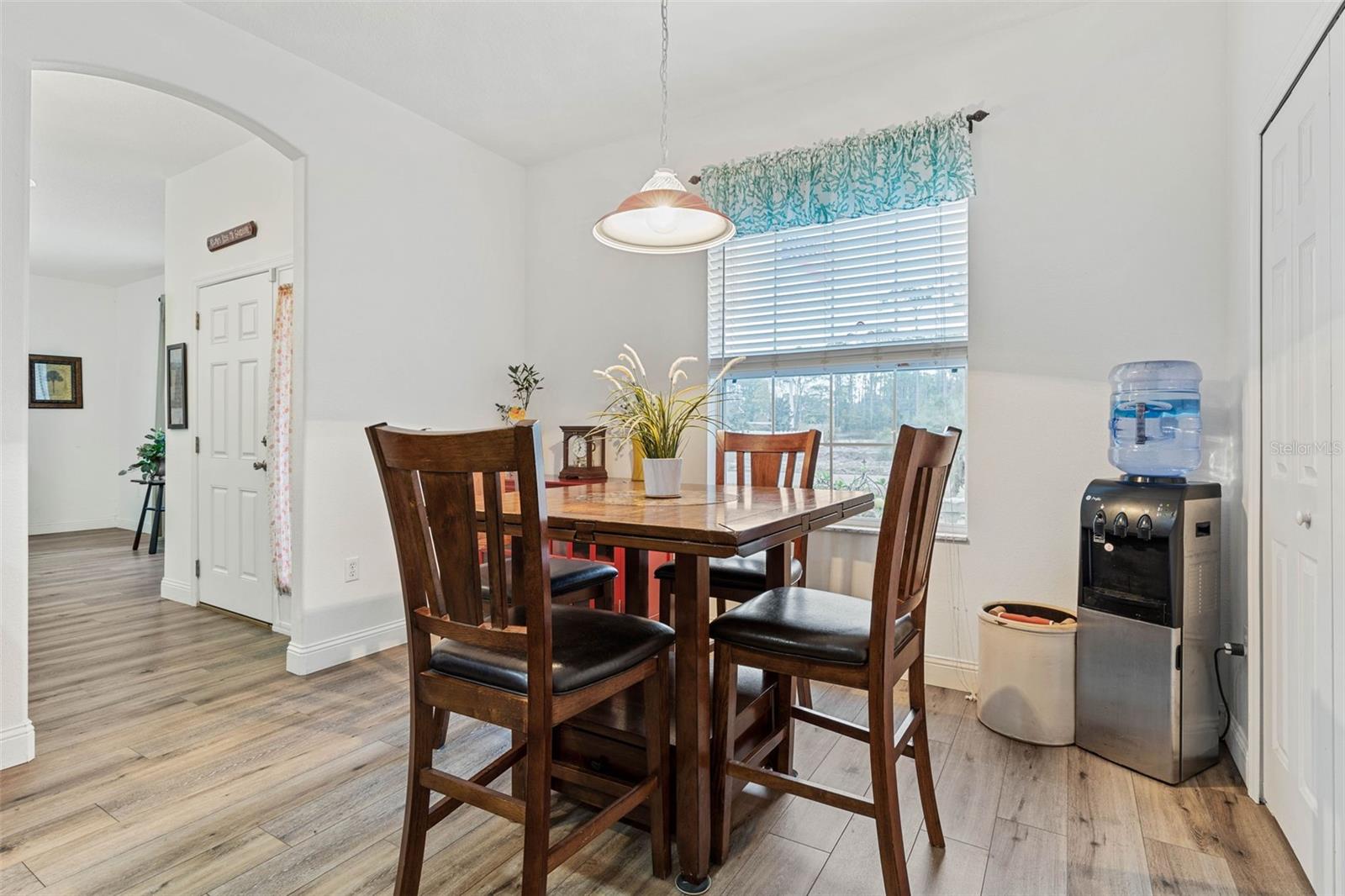 60 RYECLIFFE DR