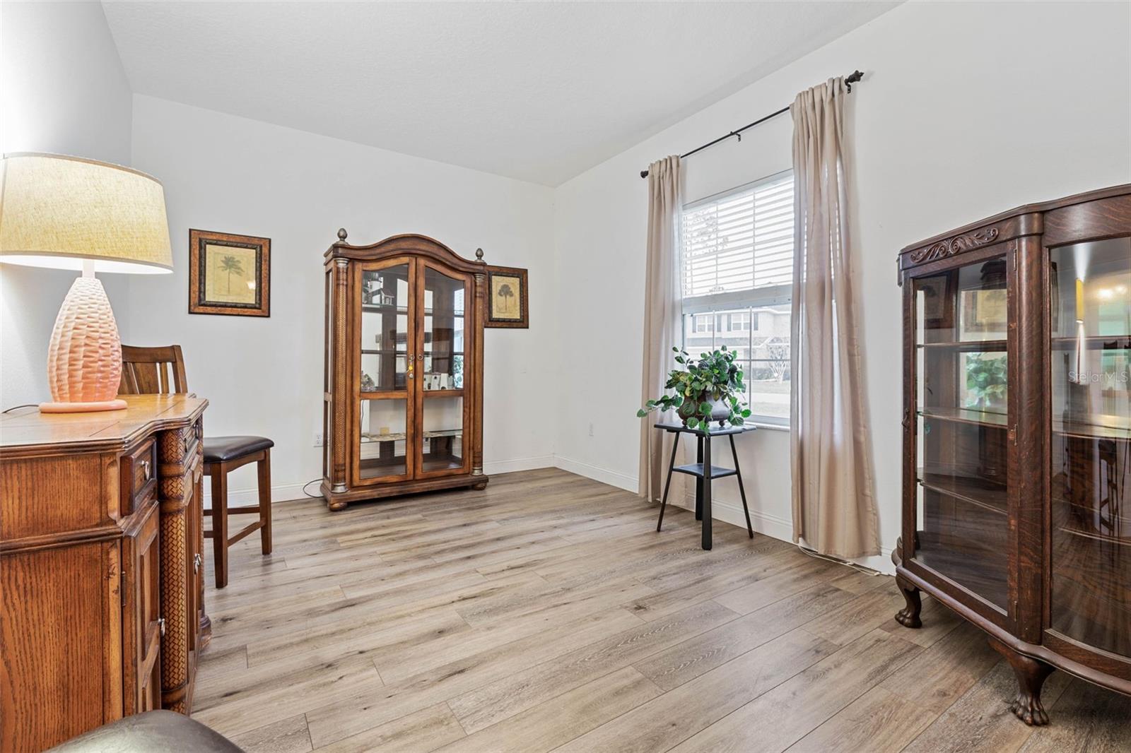 60 RYECLIFFE DR