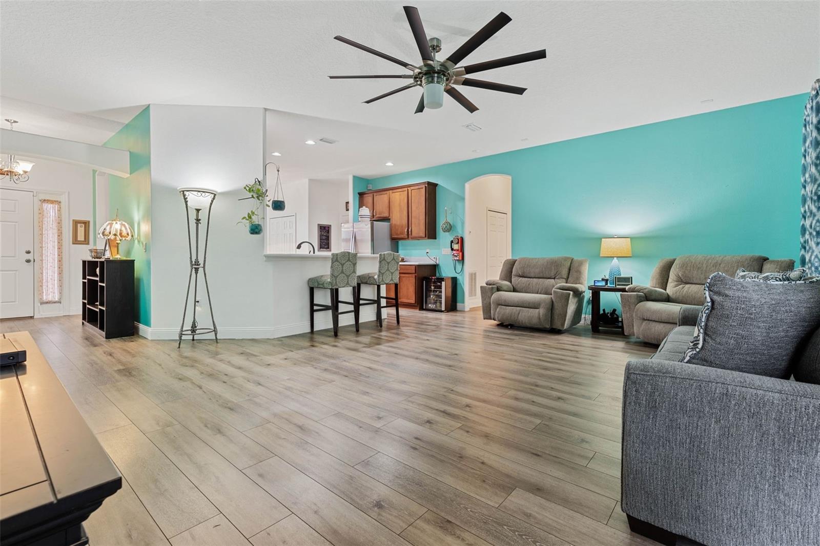 60 RYECLIFFE DR