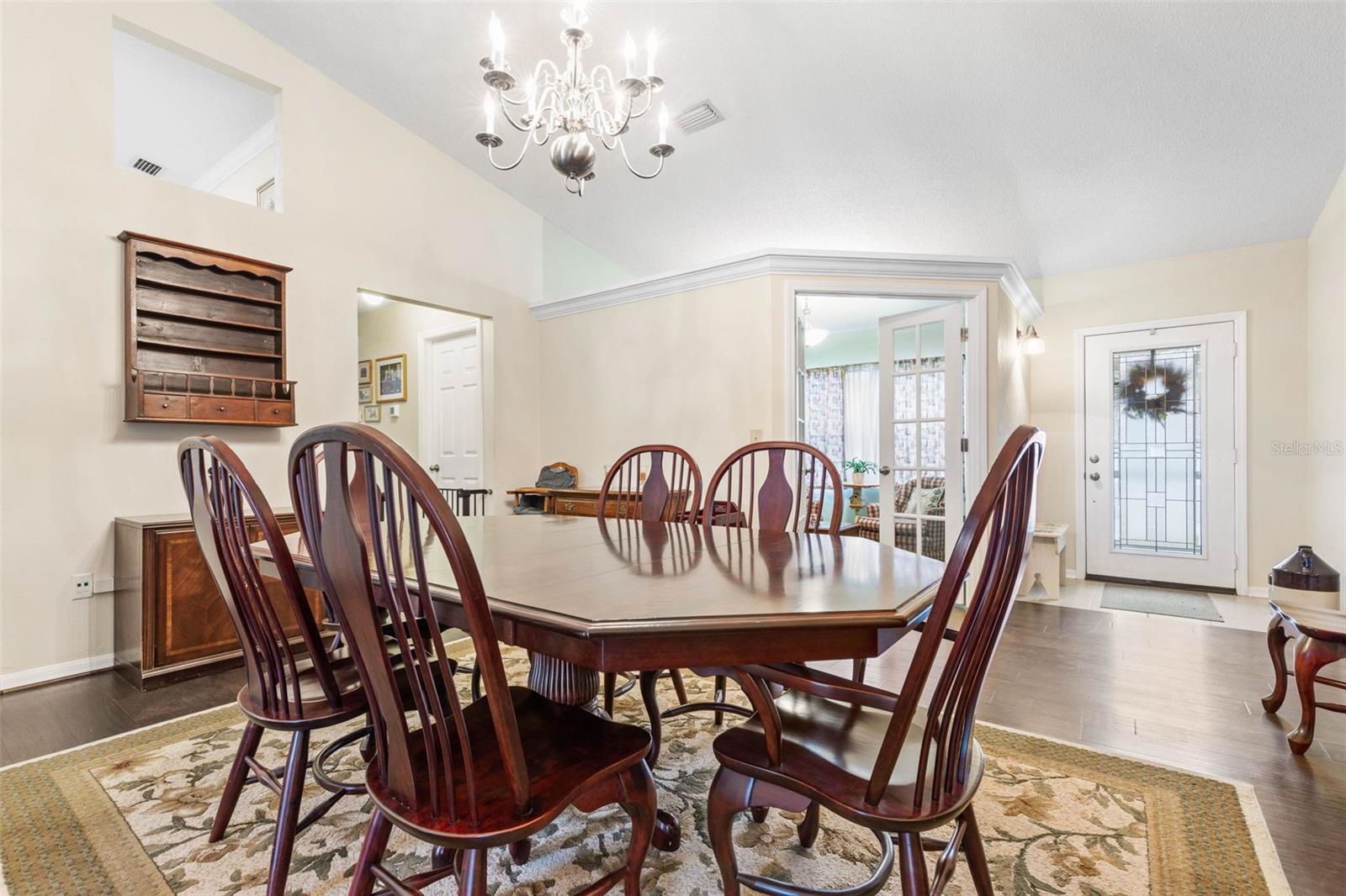 14 FELTON LN