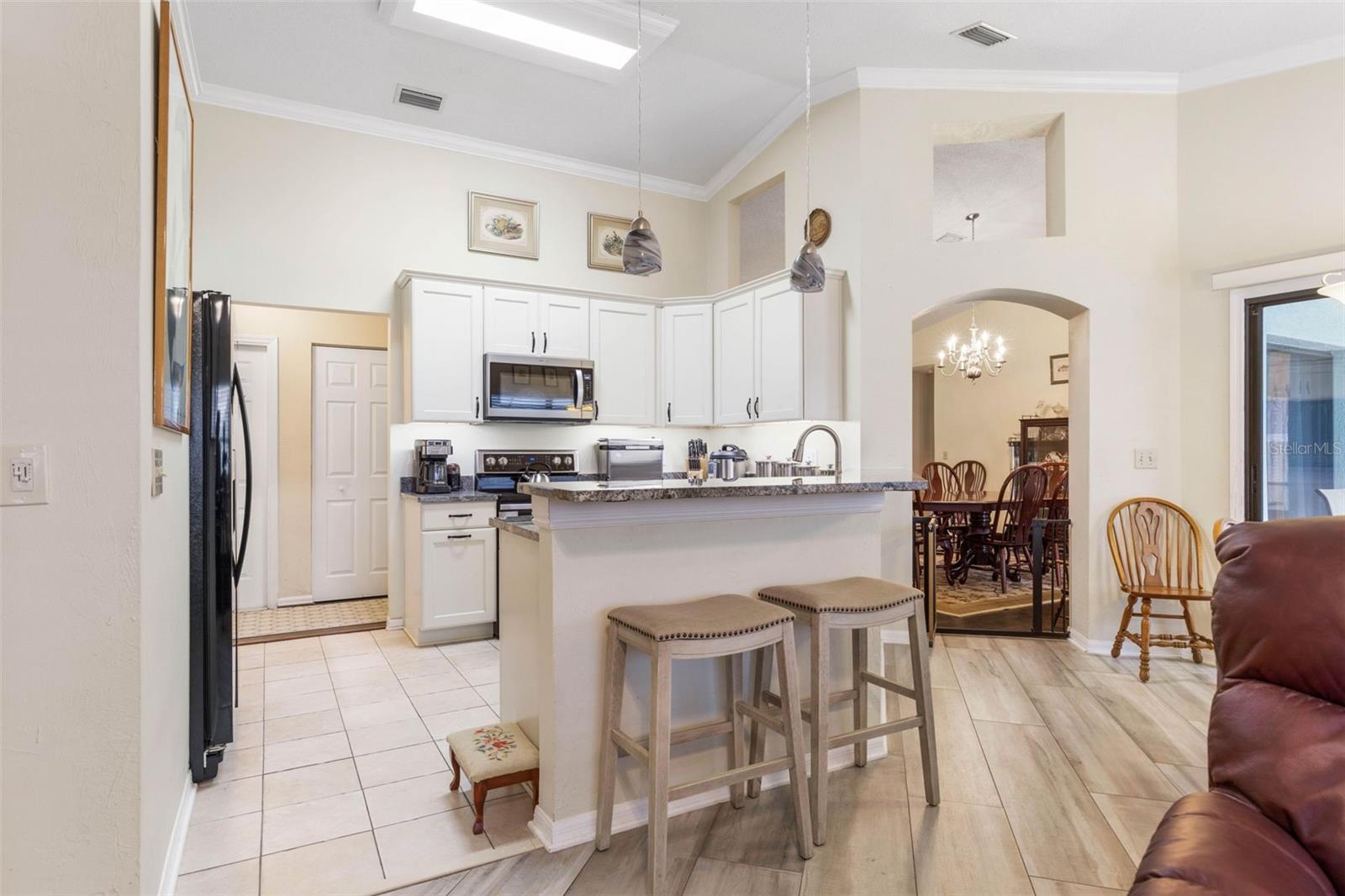 14 FELTON LN