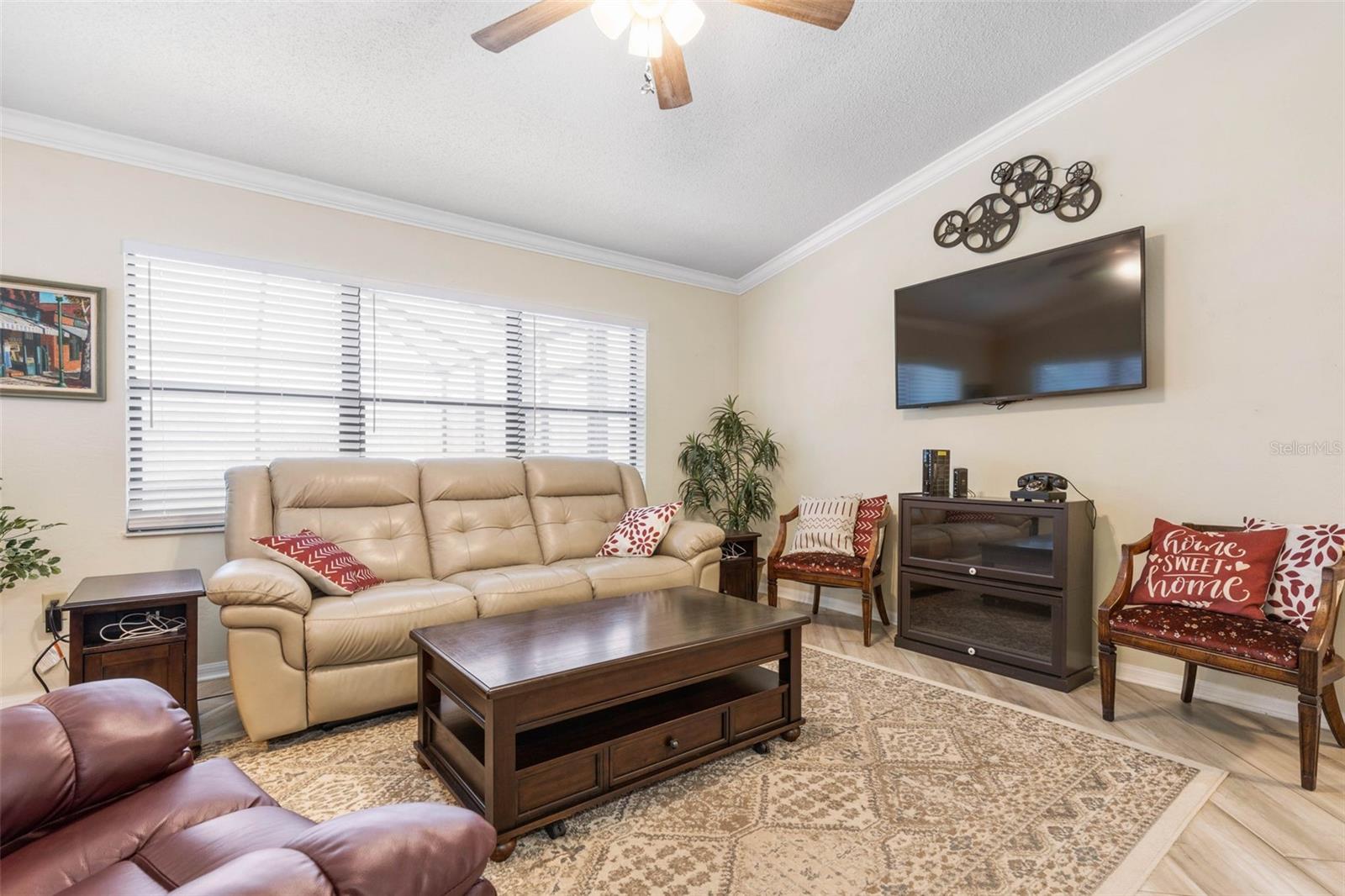 14 FELTON LN