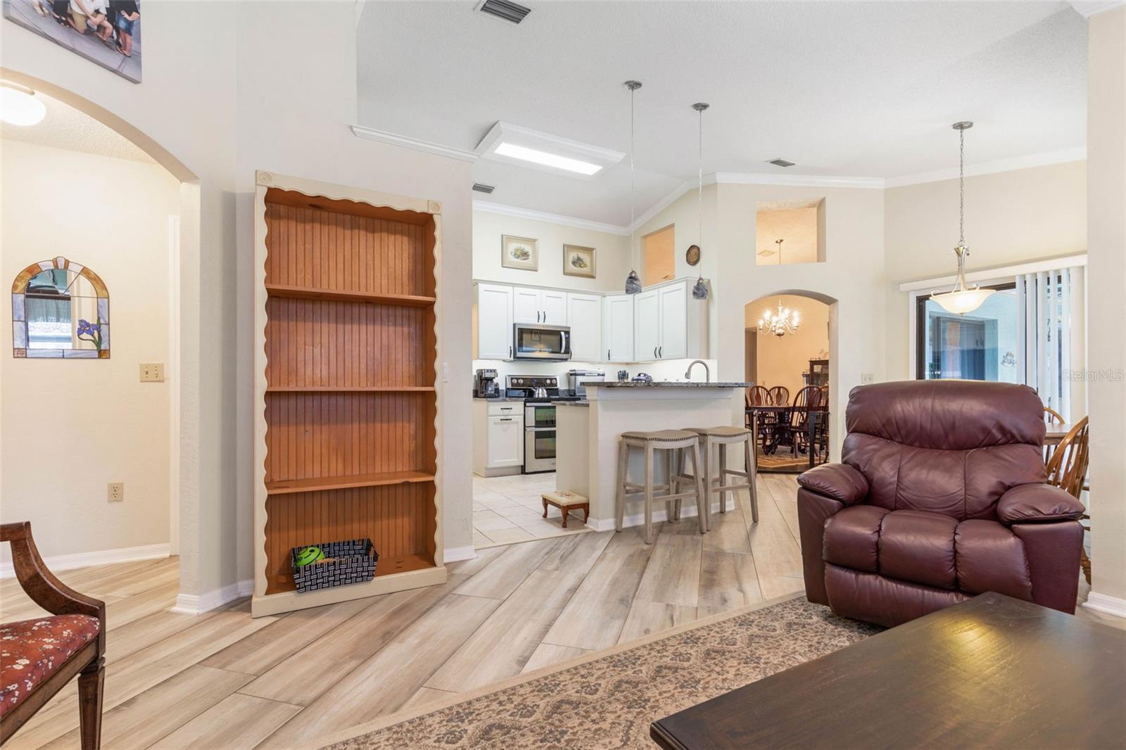14 FELTON LN