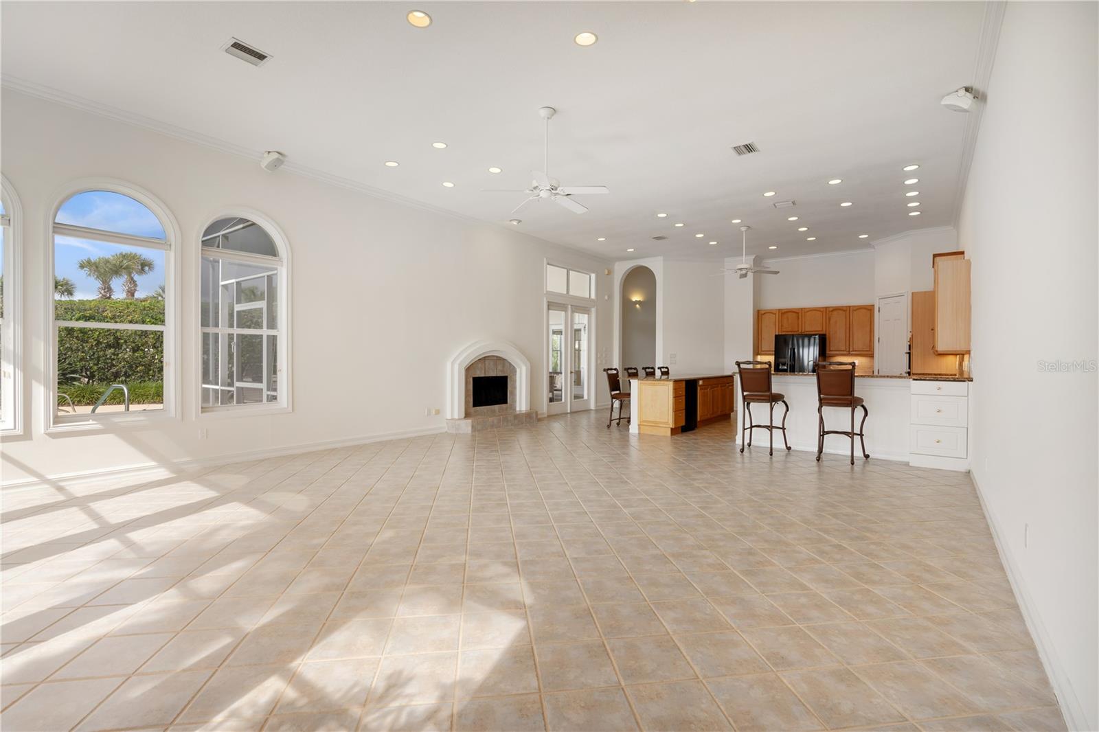25 MARBELLA CT