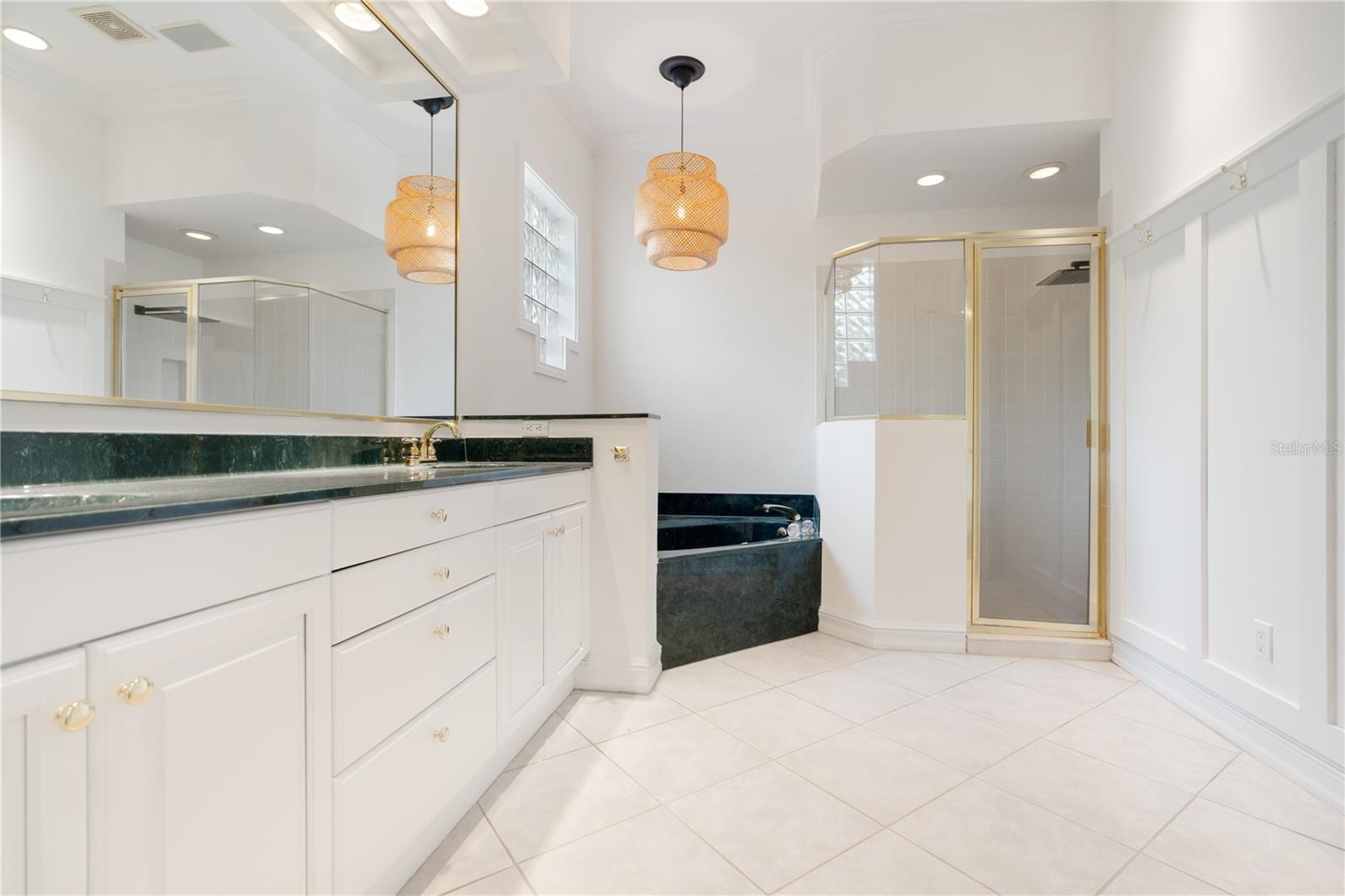 25 MARBELLA CT