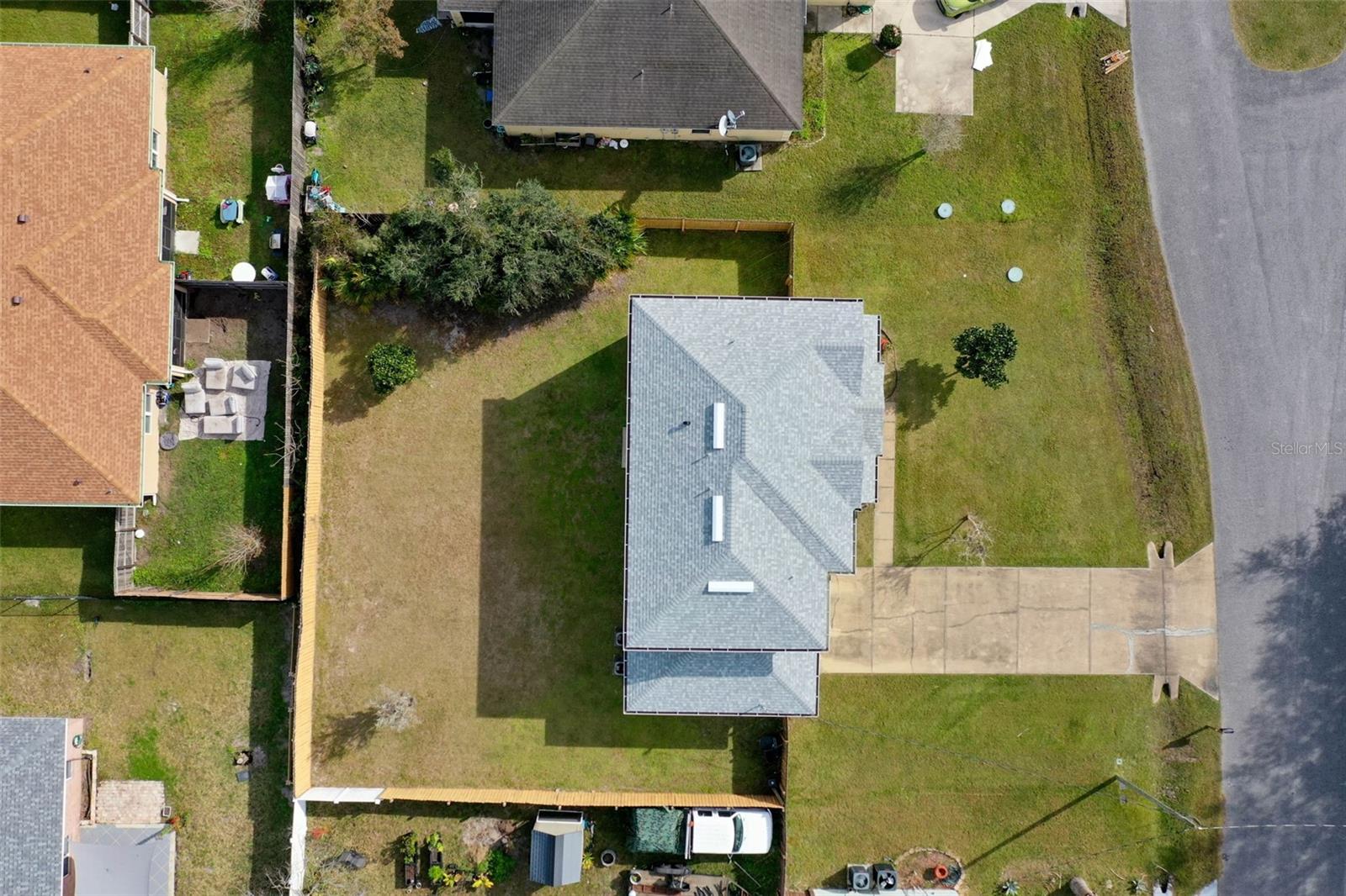 15 LOUVET LN