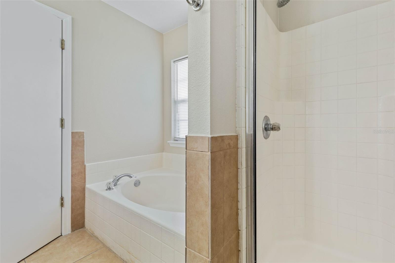 15 LOUVET LN