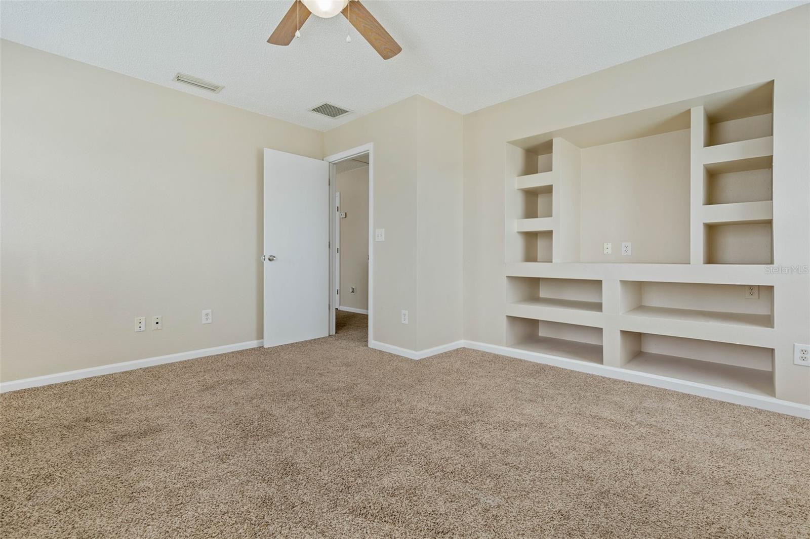 15 LOUVET LN