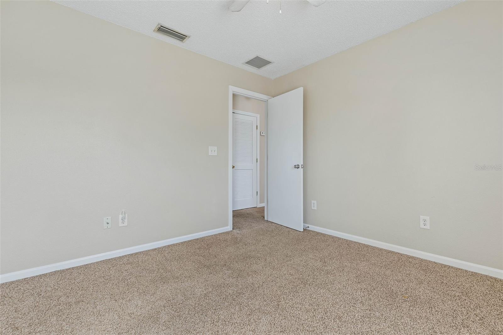 15 LOUVET LN