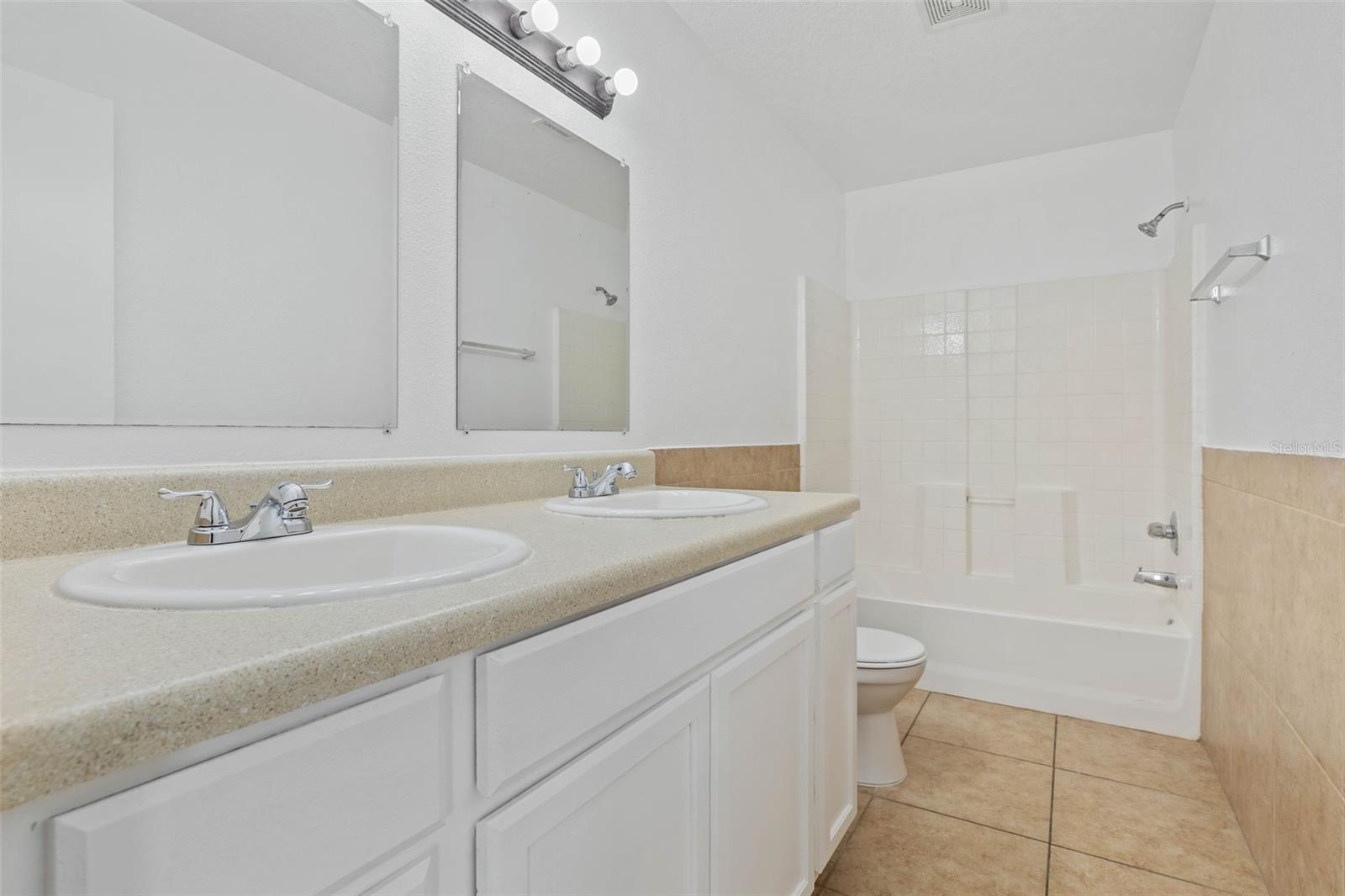 15 LOUVET LN