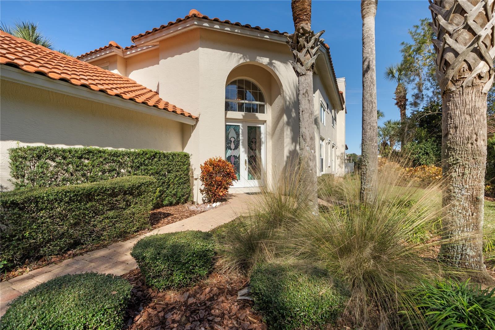 2 LAGUNA CT