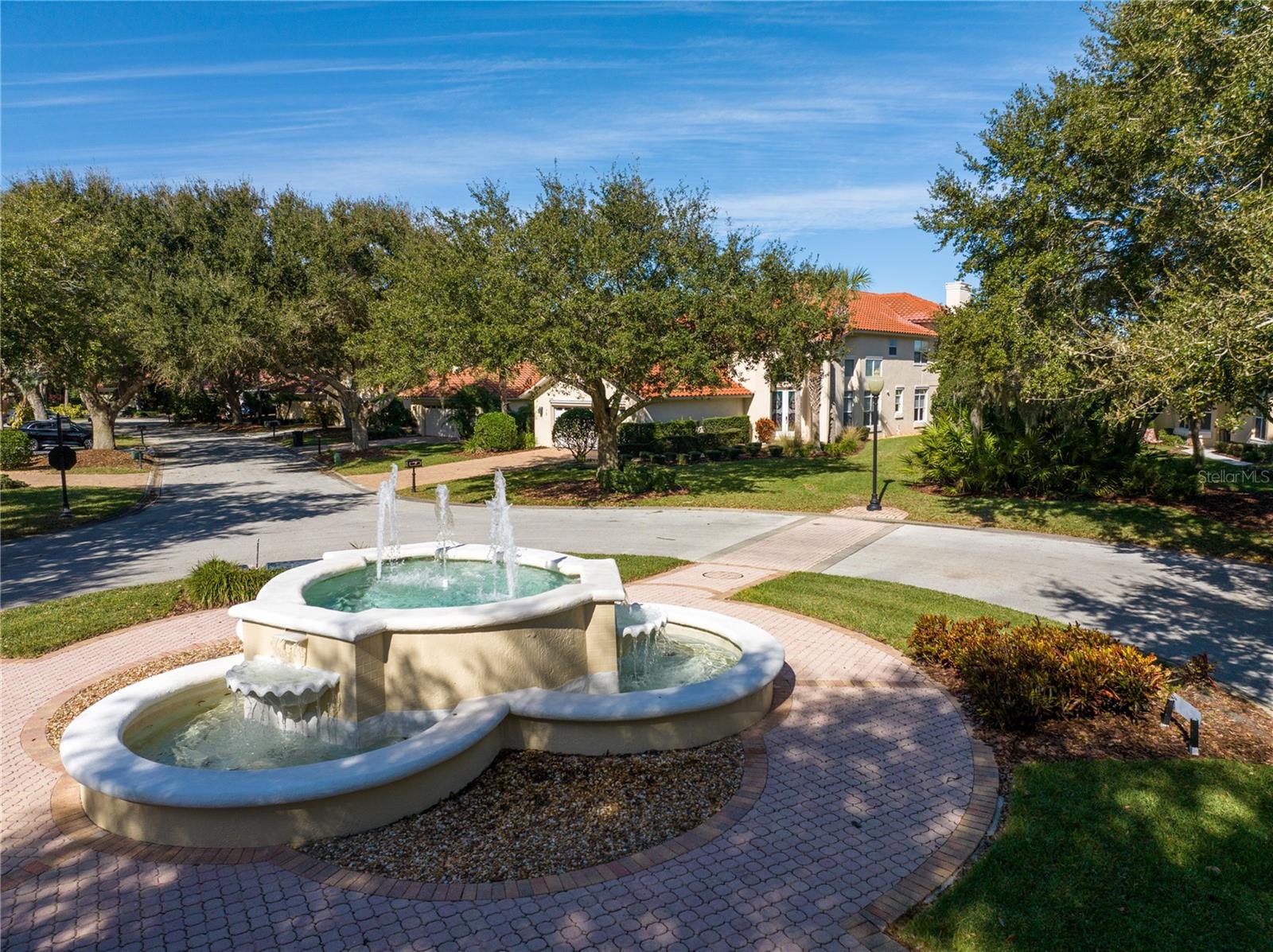 2 LAGUNA CT