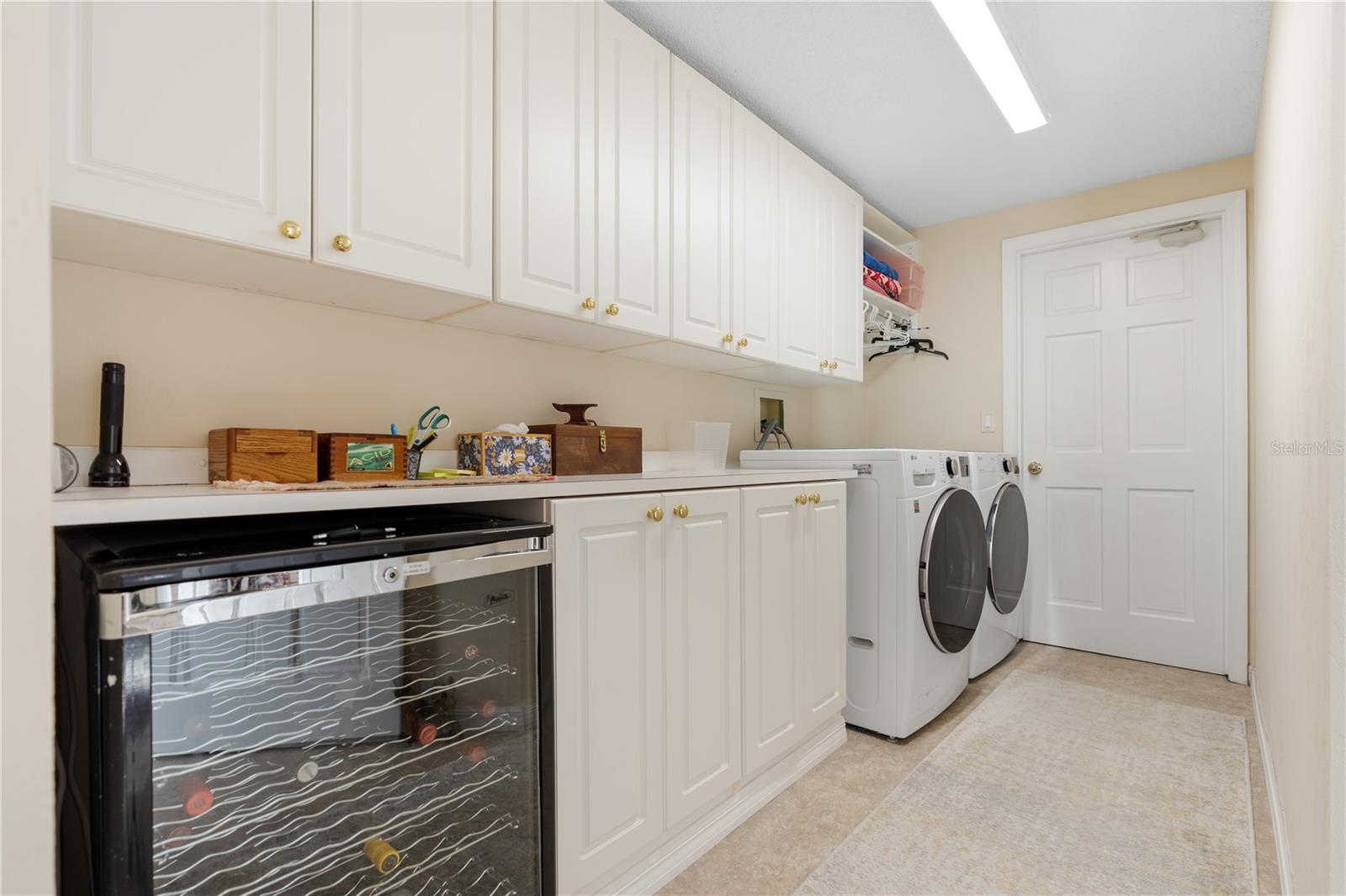 2 LAGUNA CT