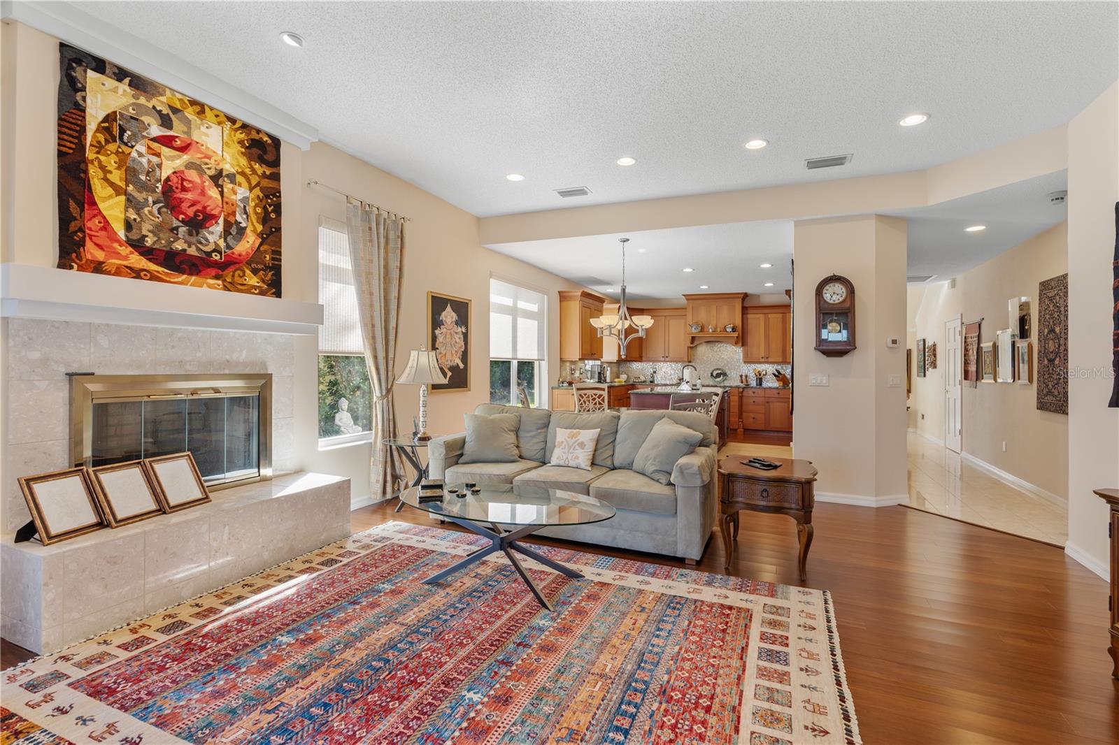 2 LAGUNA CT