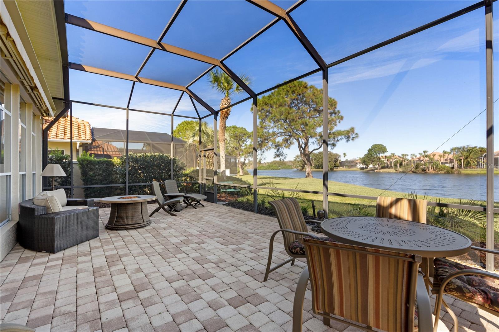 2 LAGUNA CT
