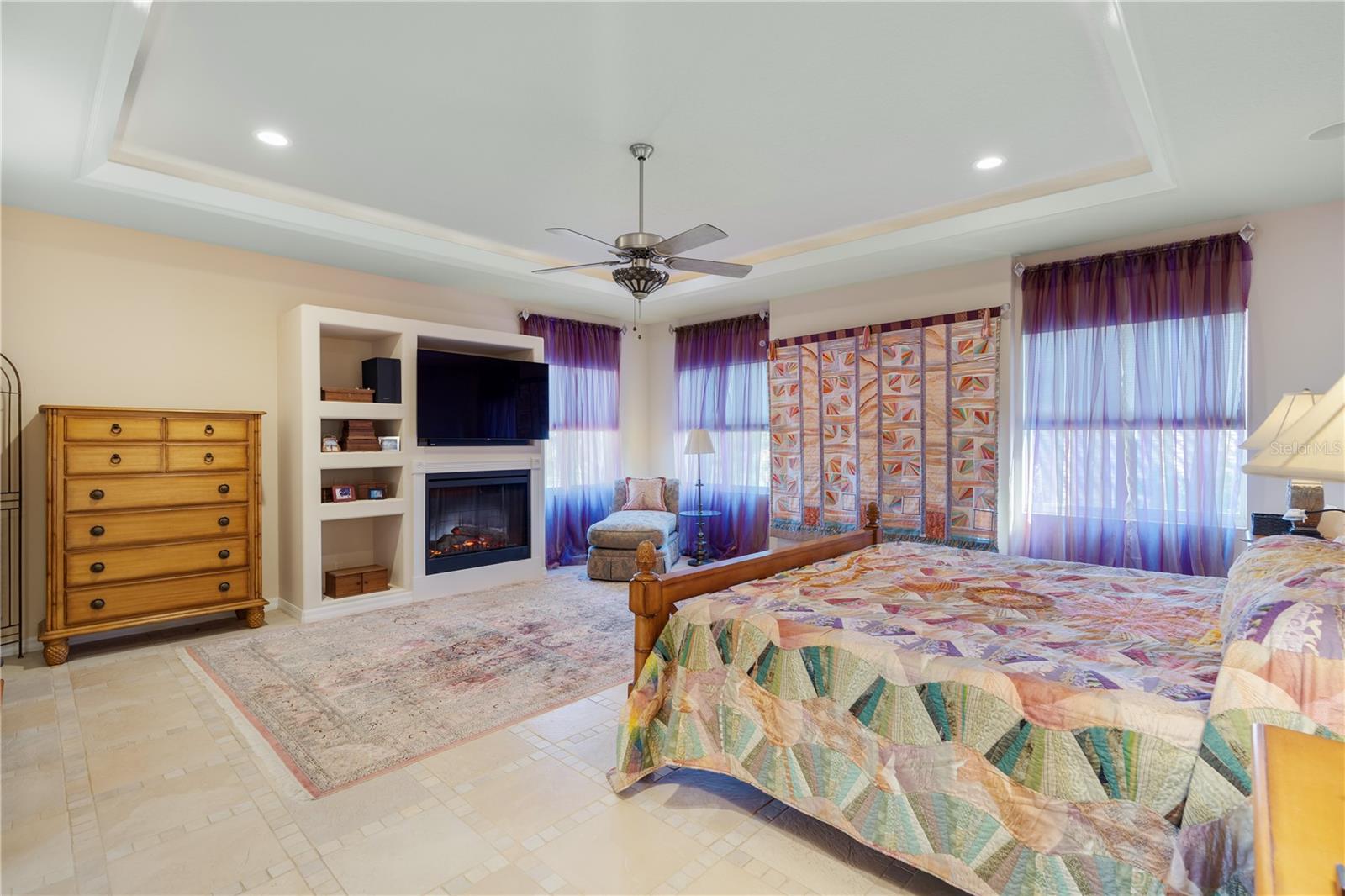 2 LAGUNA CT