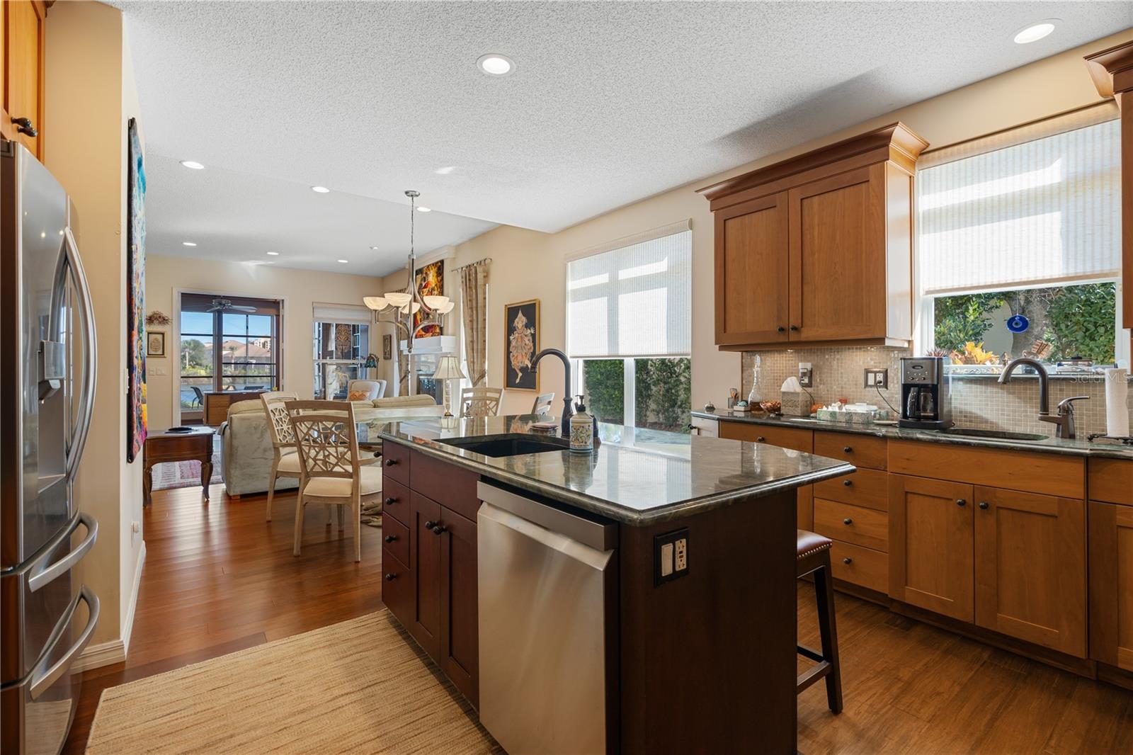 2 LAGUNA CT
