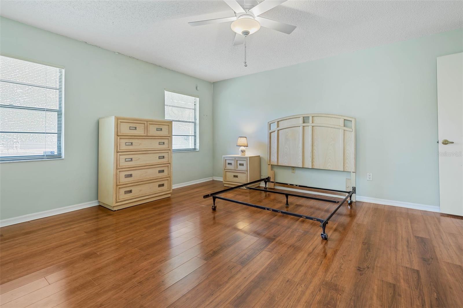 28 FORDHAM LN