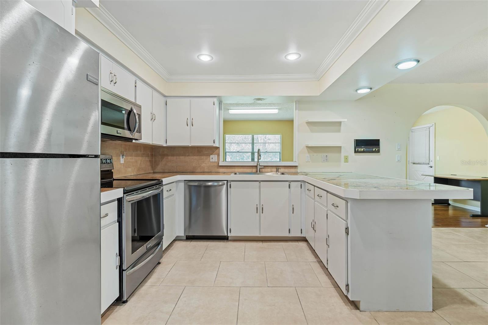 28 FORDHAM LN