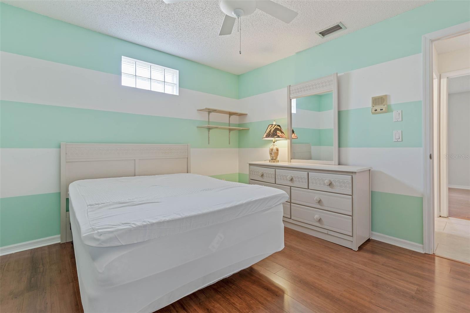 28 FORDHAM LN