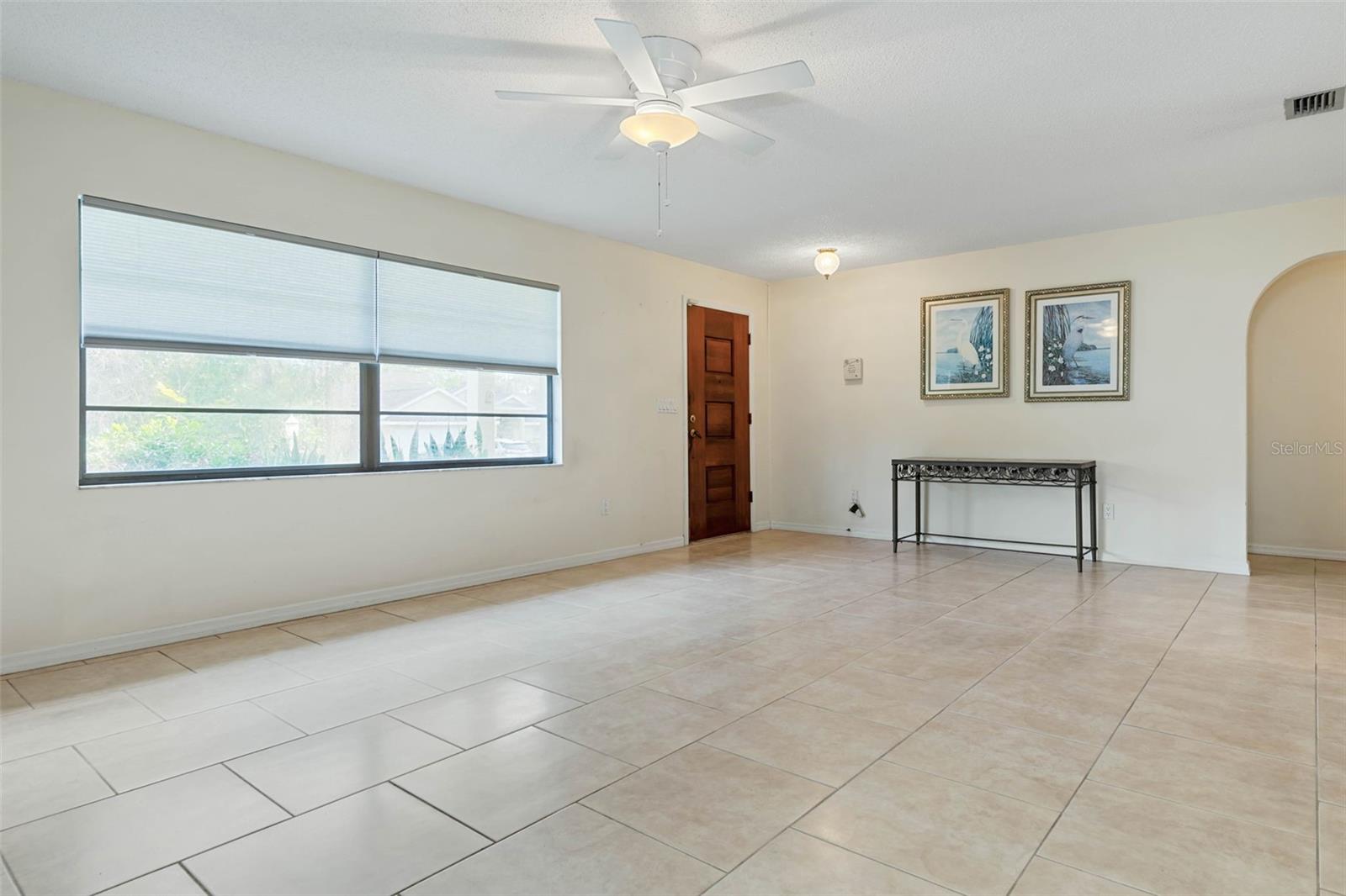 28 FORDHAM LN