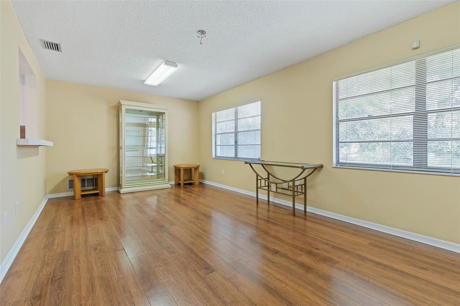 28 FORDHAM LN
