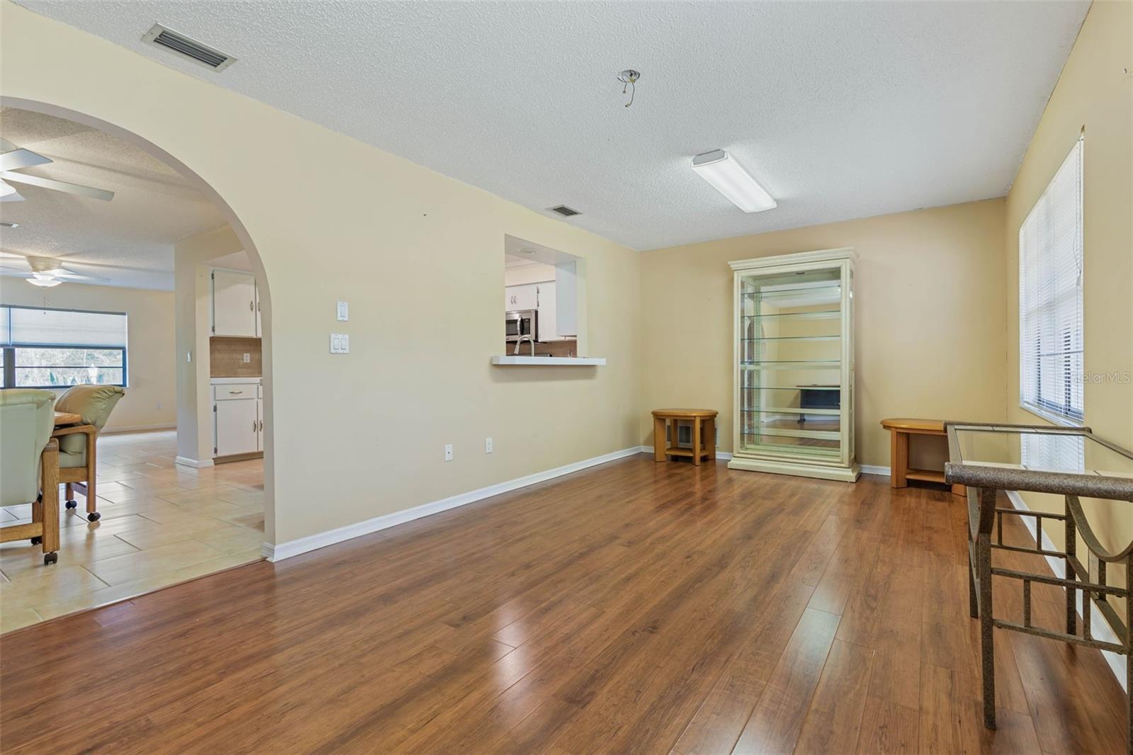 28 FORDHAM LN