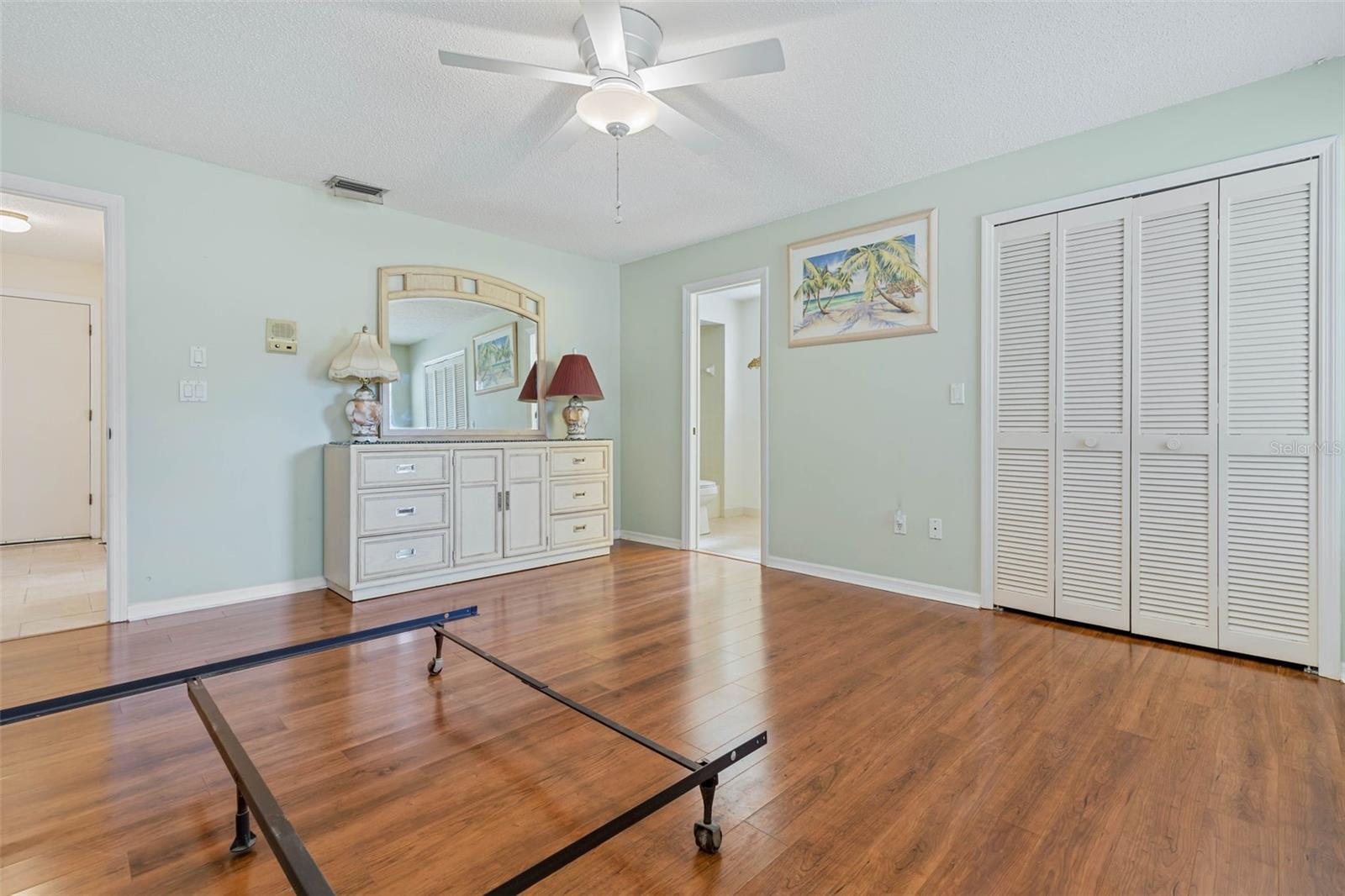 28 FORDHAM LN