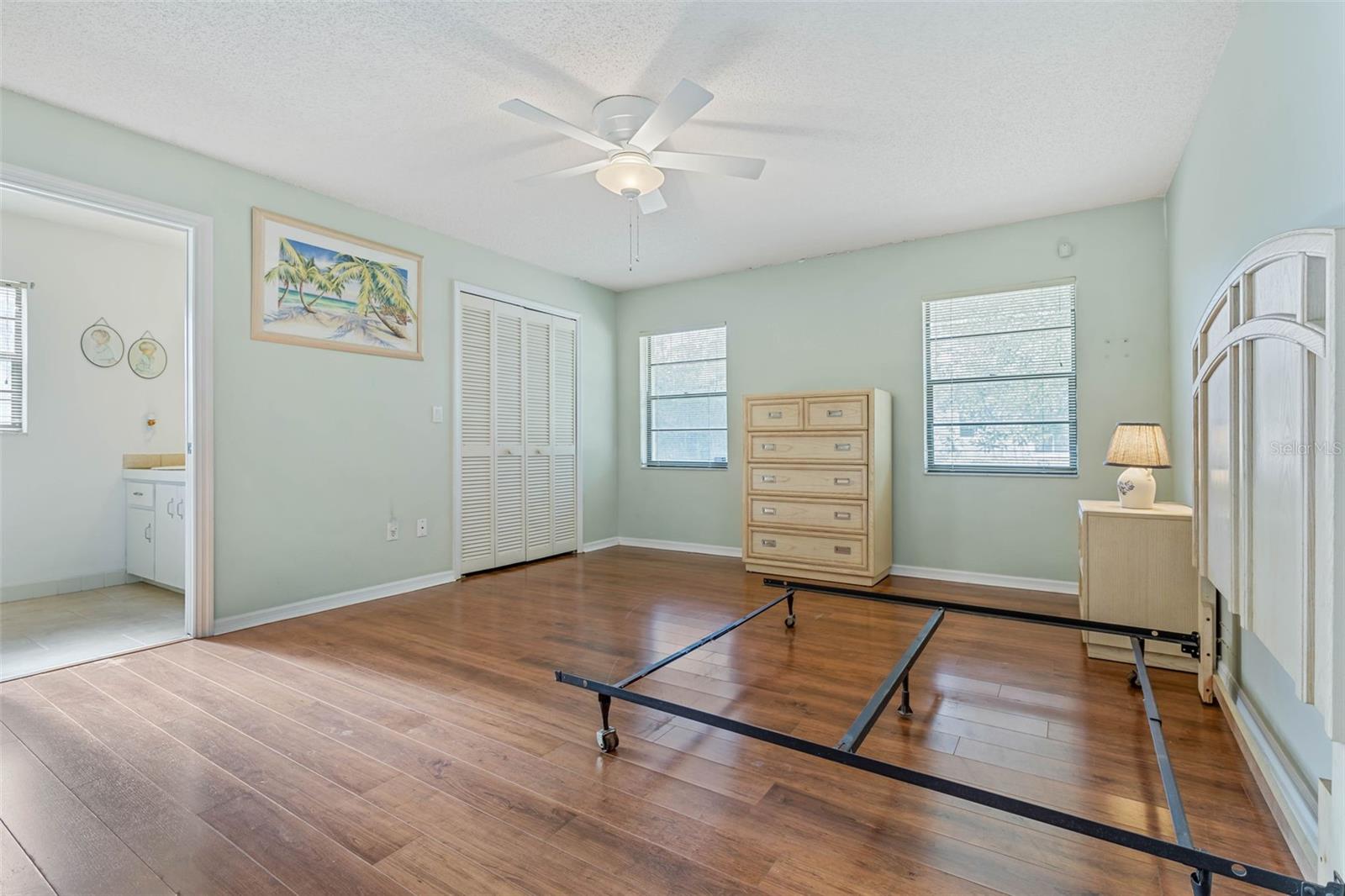 28 FORDHAM LN