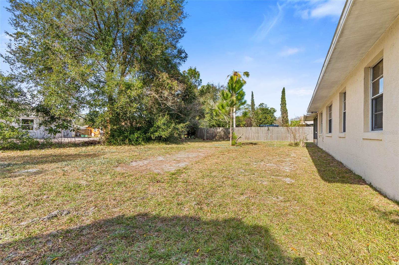 28 FORDHAM LN