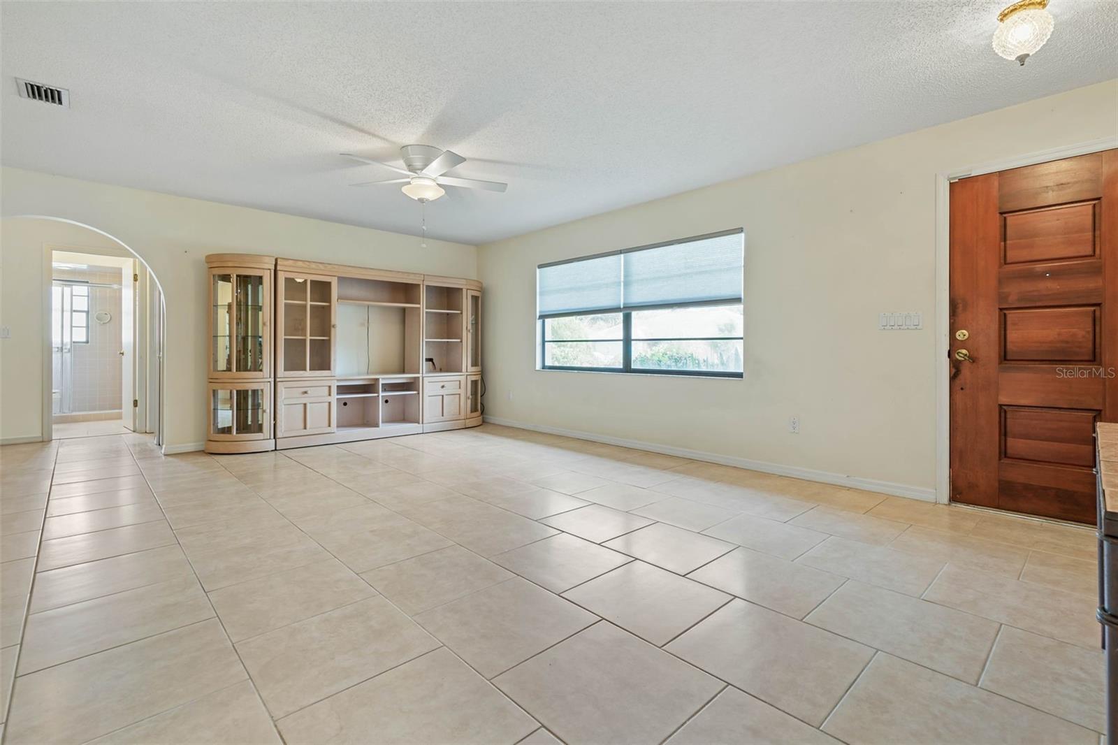 28 FORDHAM LN