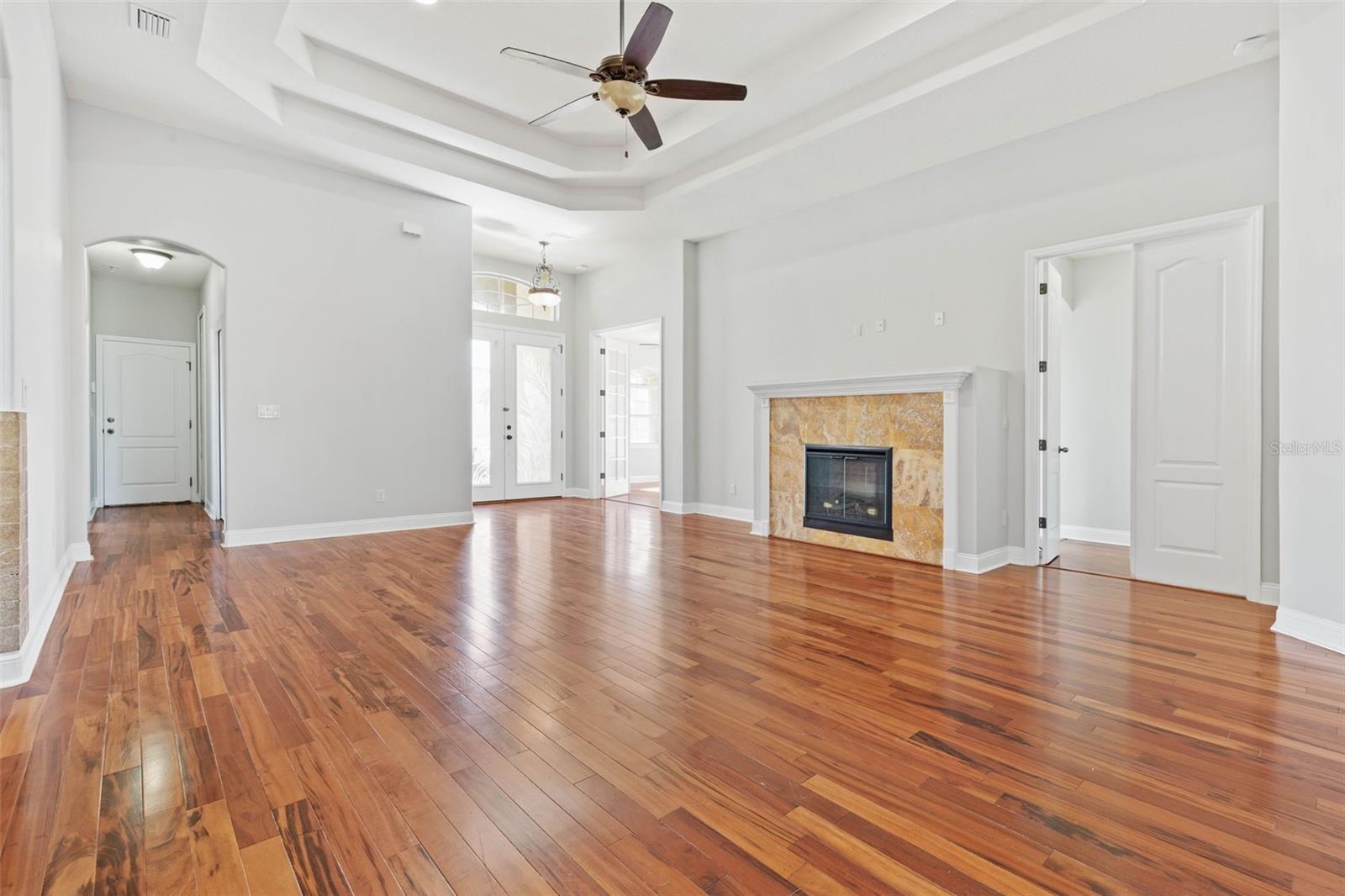 156 HERON DR